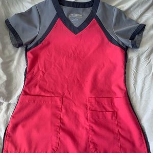 Grey’s Anatomy 3 pocket V-neck scrub top
